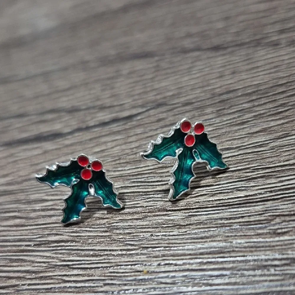 ♡♡♡Holly Berry Christmas | Green and Red Enamel Silver Tone  Stud Earrings